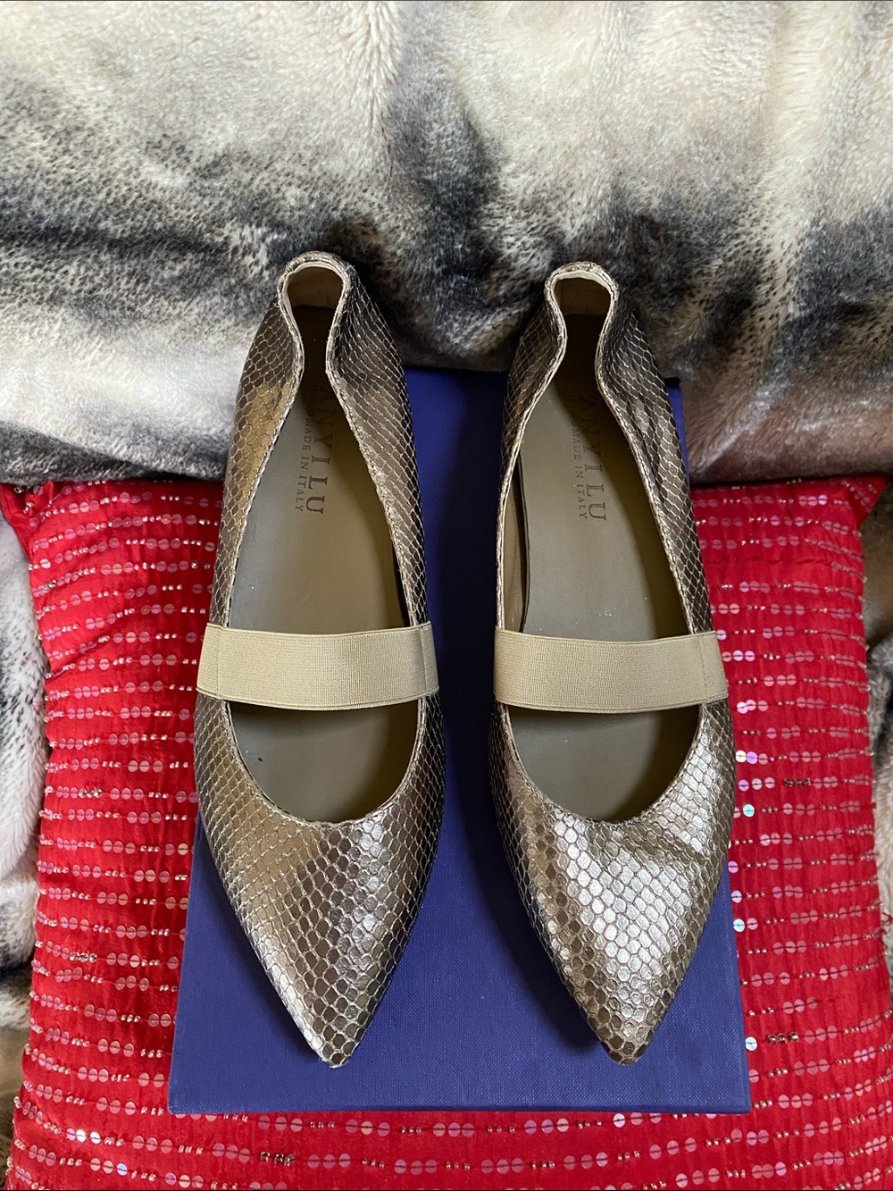 Anyilu Handmade in Italy Shimmery Metallic Shoes